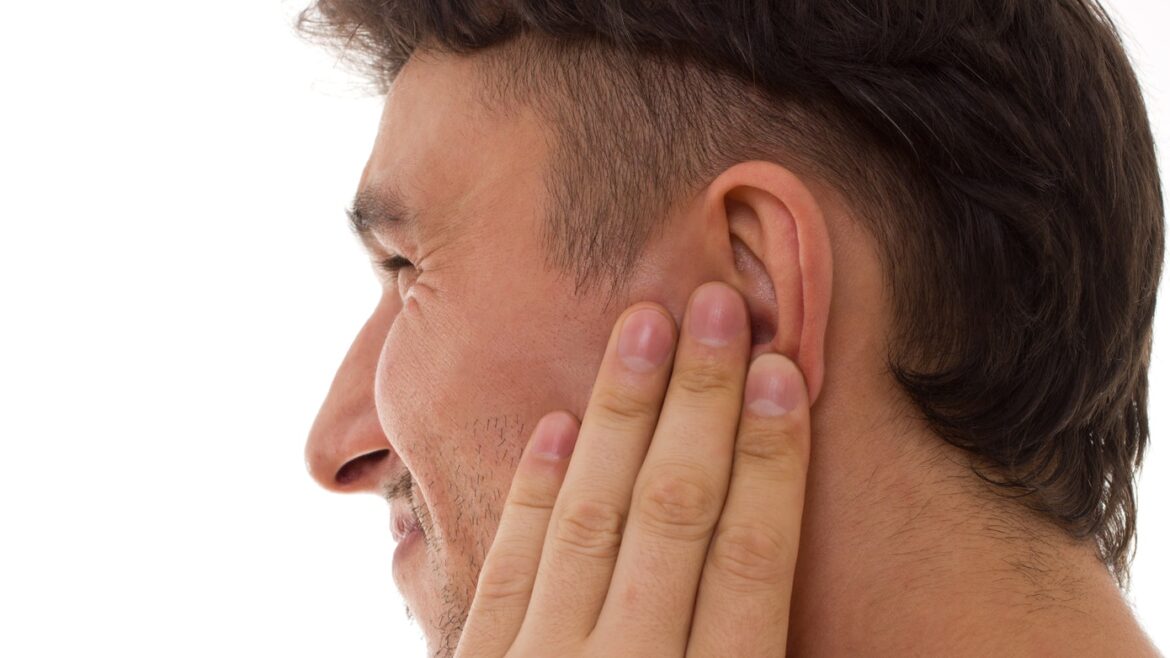 persistant inner ear itch
