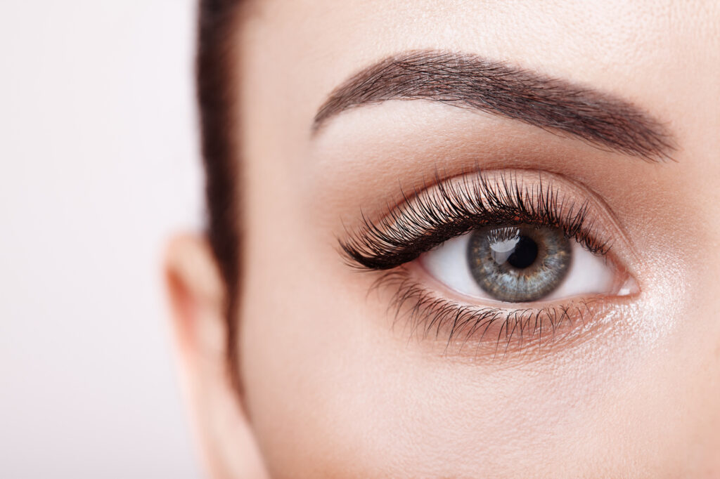 why-are-my-eyelashes-falling-out-loss-causes-how-to-stop-regrow