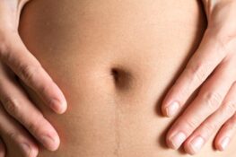 Belly Button Discharge – Causes, Yeast, Smelly White, Brown, Yellow