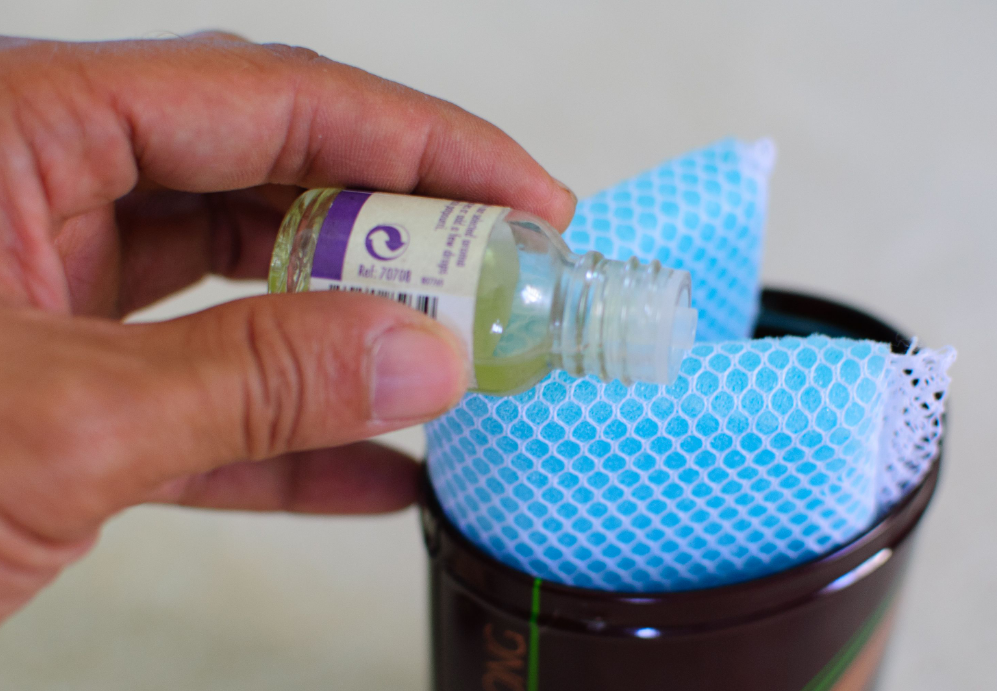 how-to-repel-flies-from-garbage-containers-you-can-do-it-with-one