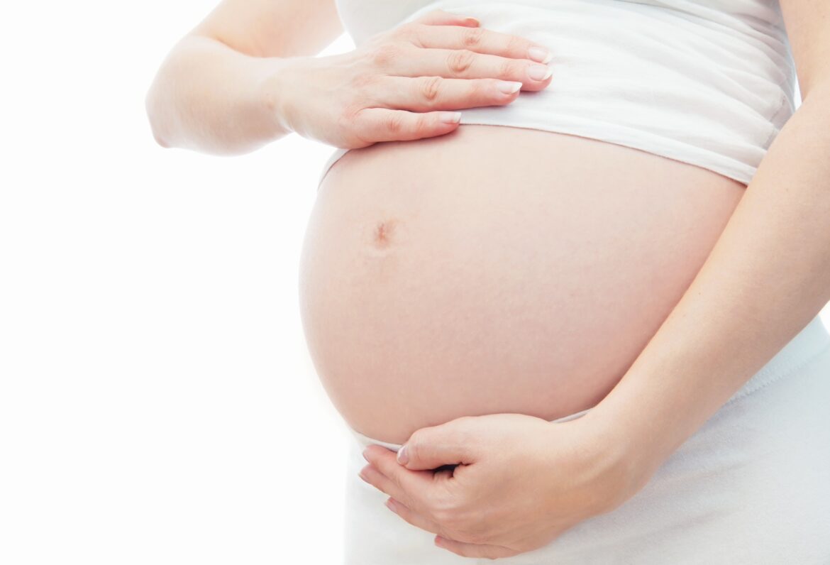 belly-button-bleeding-causes-during-pregnancy-in-babies-from-inside